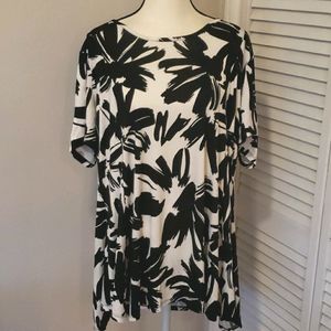NEW B/W Floral Top w/Black Mesh, Plus 22/24